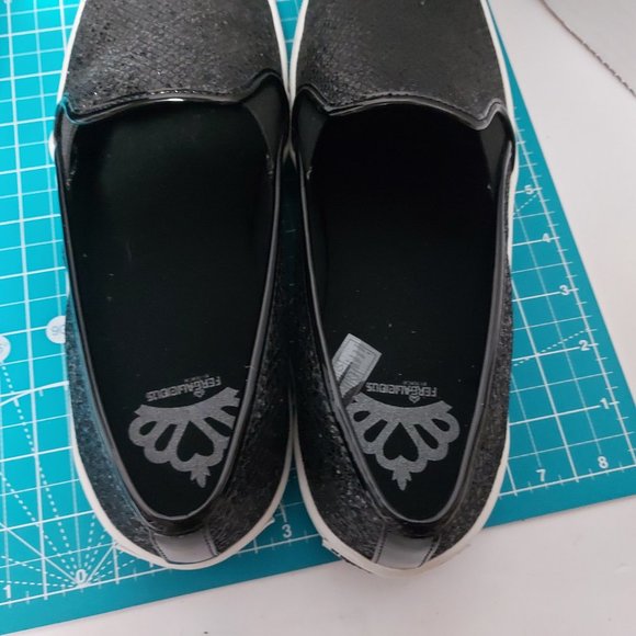 Fergalicious by Fergie Black Sparkly Flat Slip On Shoes for Women Size 10 NEW - Picture 4 of 6
